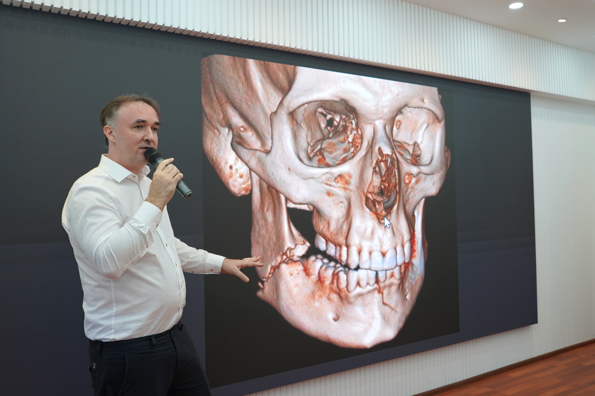 Dr. Thilo Hagen Visits Jahanara Israil School & College